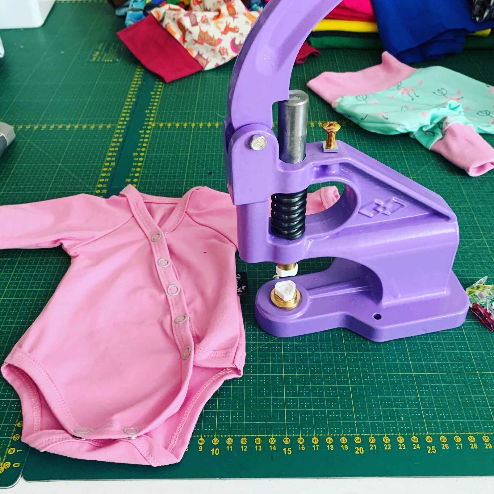 Tutorial: Montera tryckknappar med press